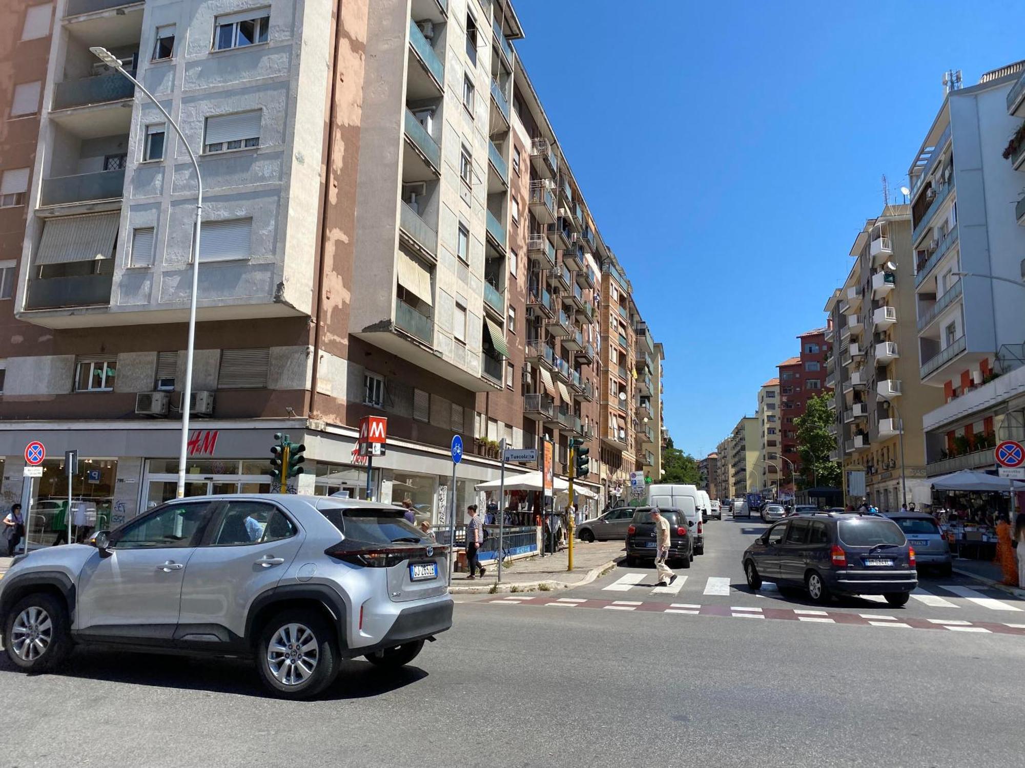 Style134 50 Meters From Metro A Lucio Sestio Station * Roma